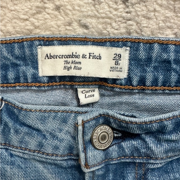 Abercrombie & Fitch Curve Love Mom Jeans - Picture 2 of 5
